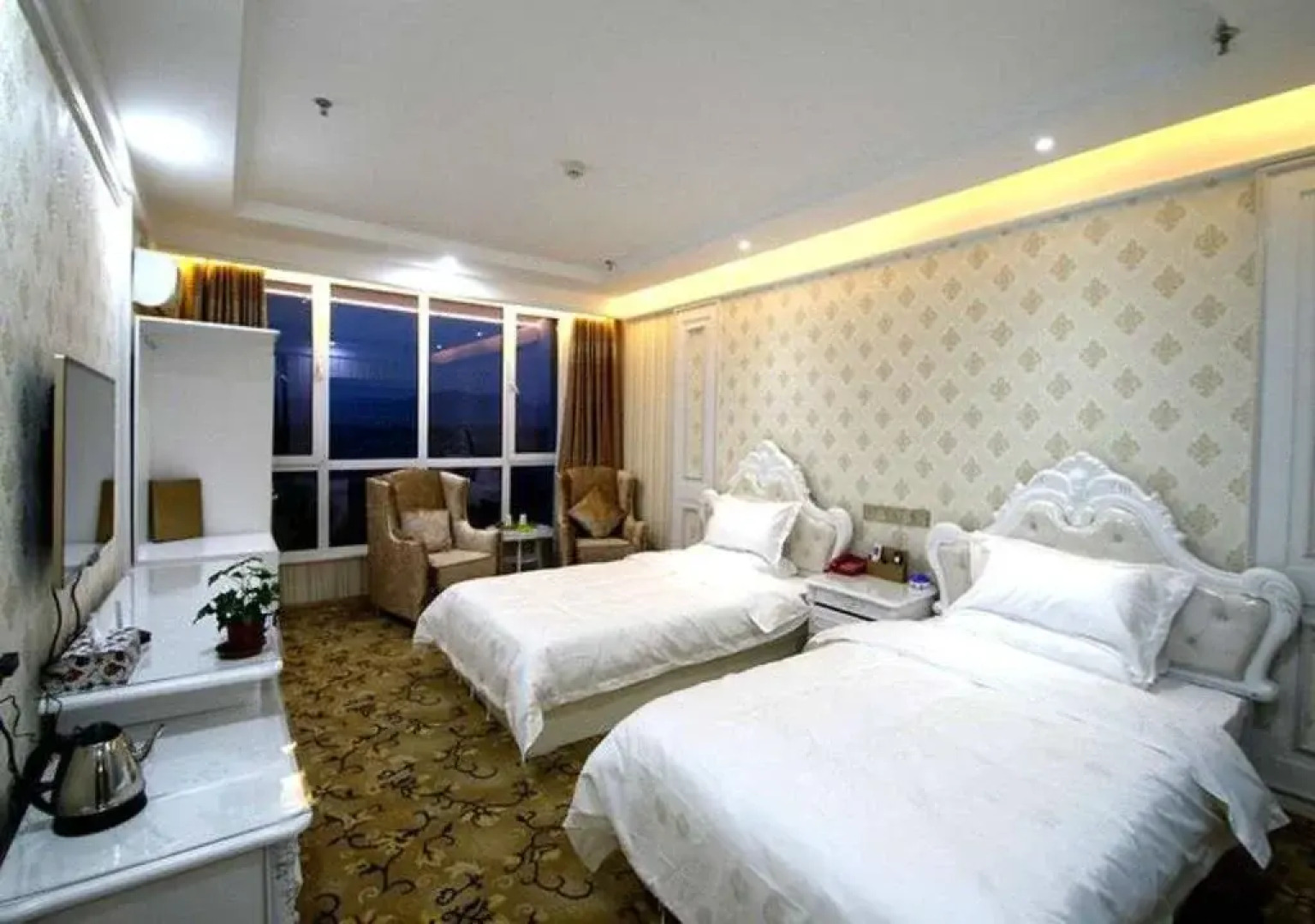 Zhang Ye Long Sheng Holiday Hotel