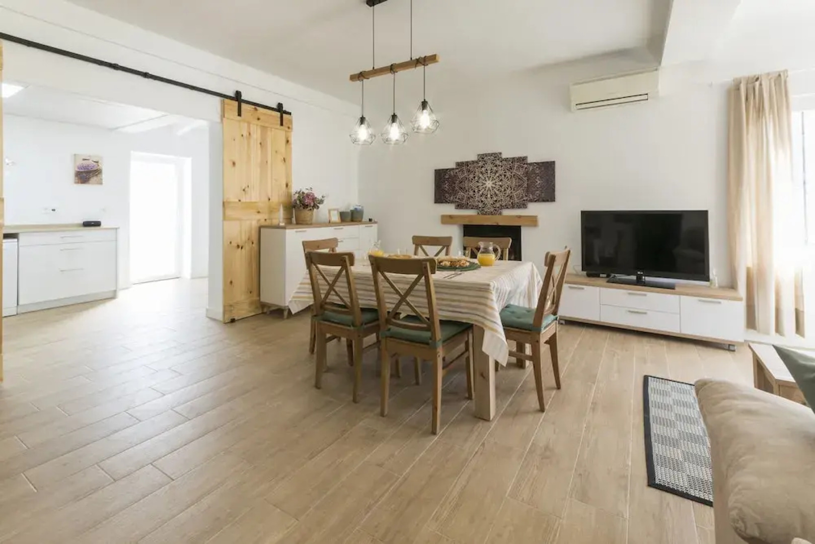 Cova De L Aire in La Drova