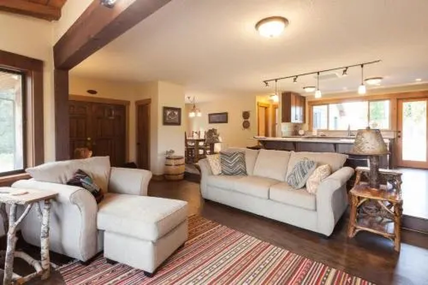 Hood View-Mtn View-4BR/2BA