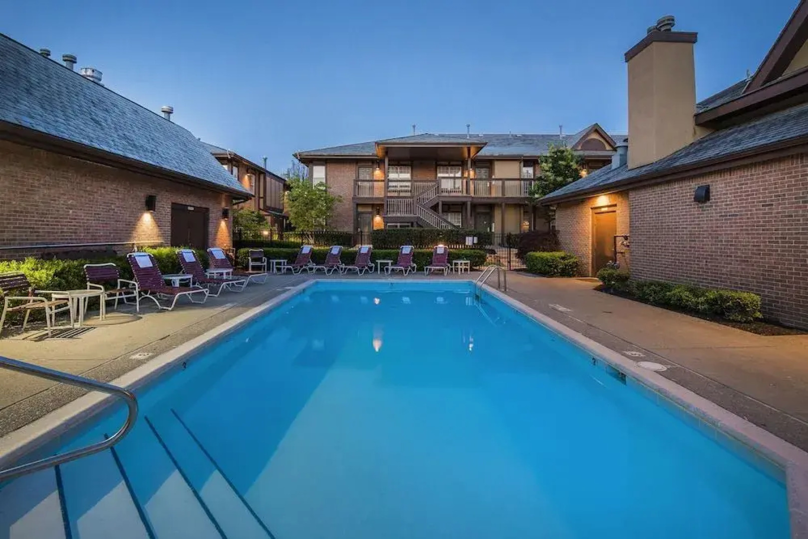 Cloverleaf Suites Columbus