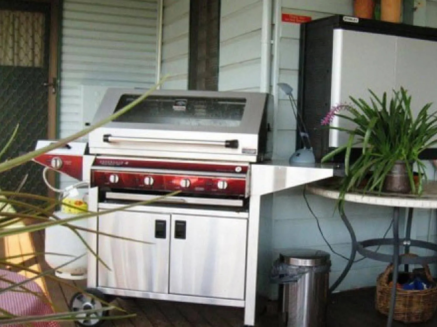 Pitstop Lodge Bed & Breakfast and Guesthouse