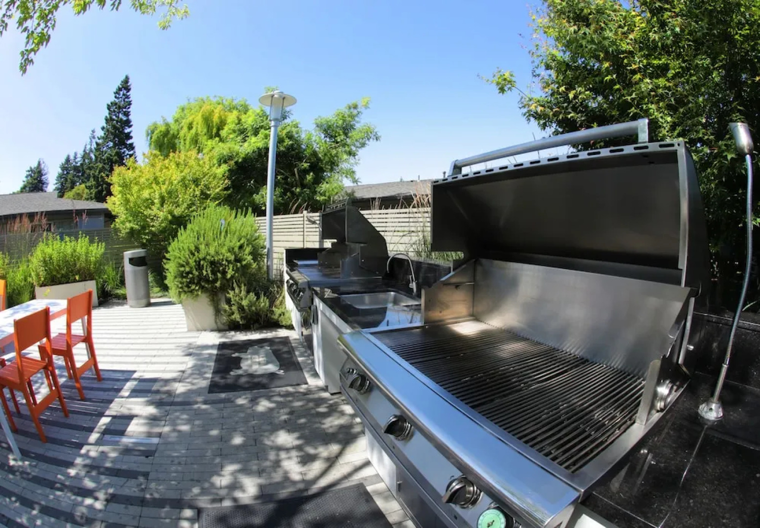 Kasa Mountain View Apartments