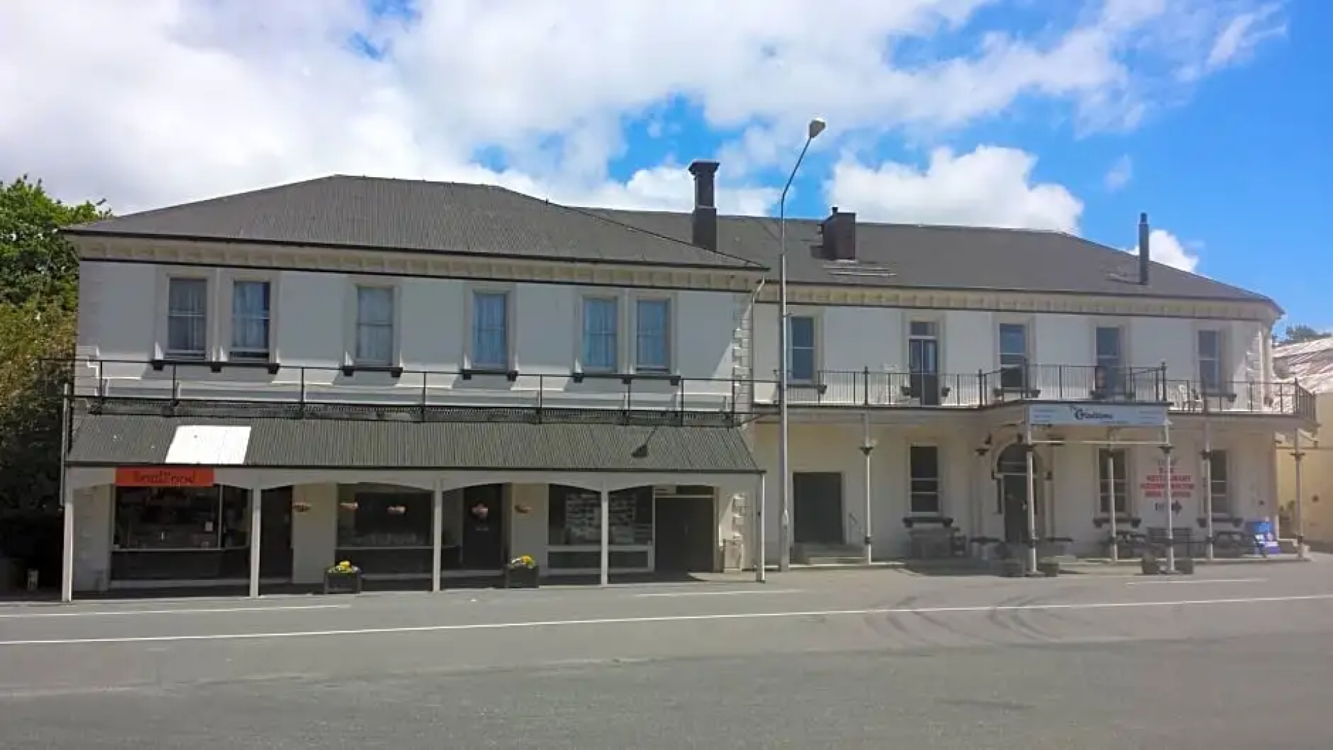 Gladstone Grand Hotel