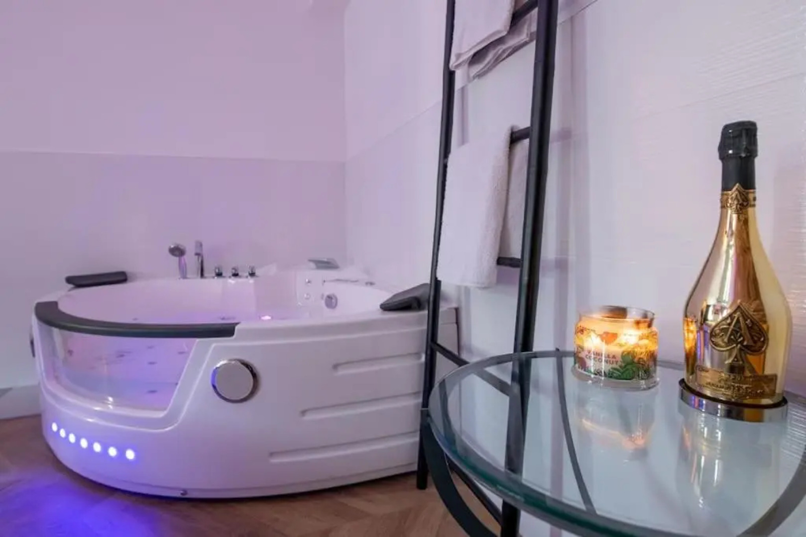 La Suite de Chantilly - Appartement de 80m2 avec Jacuzzi privé !