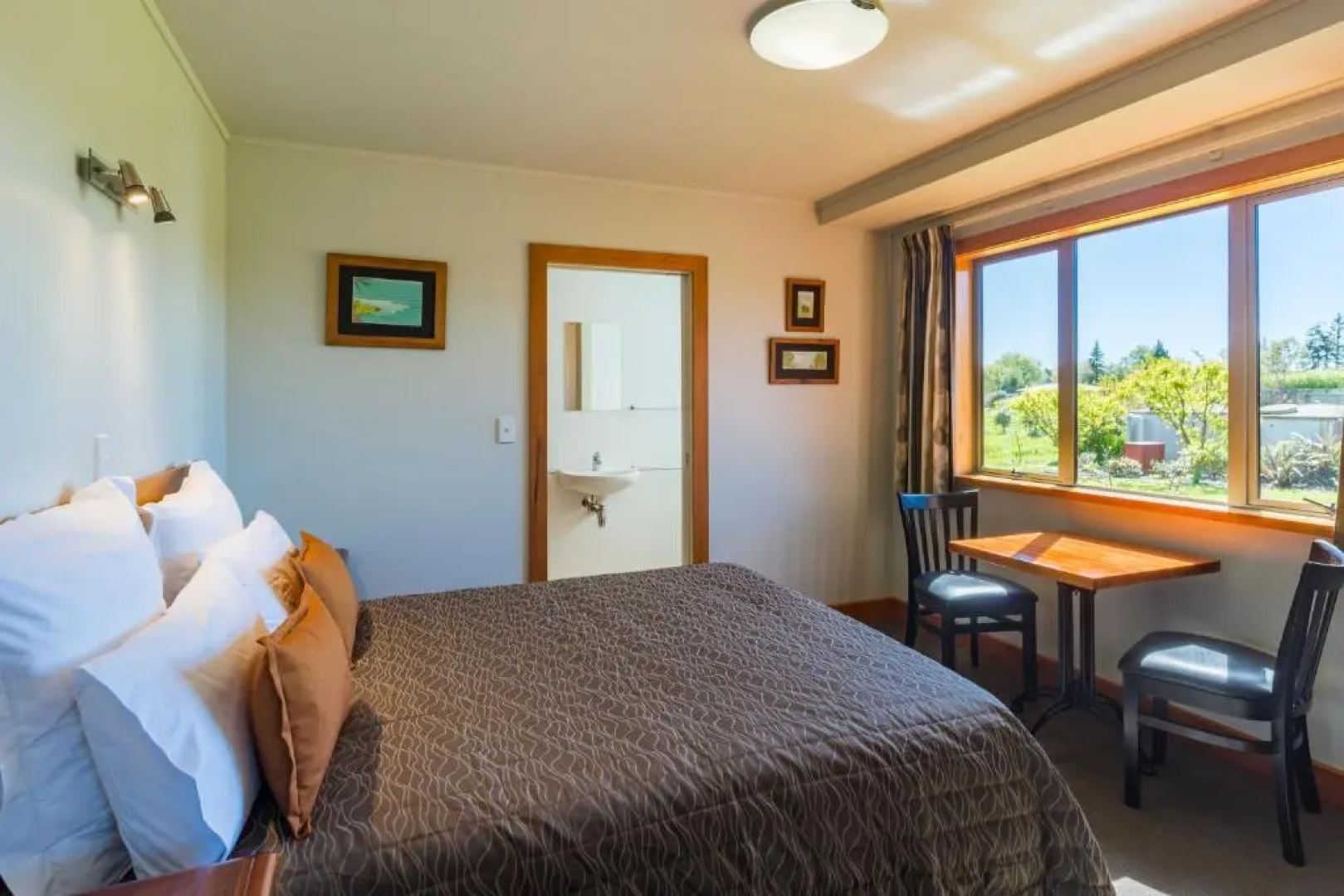 Eden's Edge Lodge