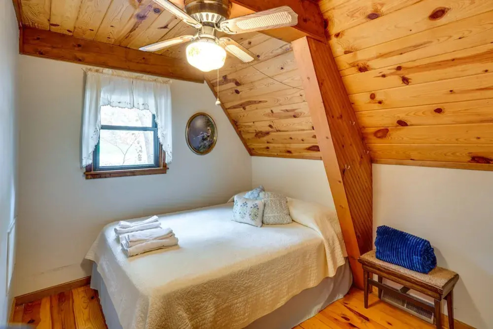 Lakefront Sunrise Beach Cabin w/ Private Dock!