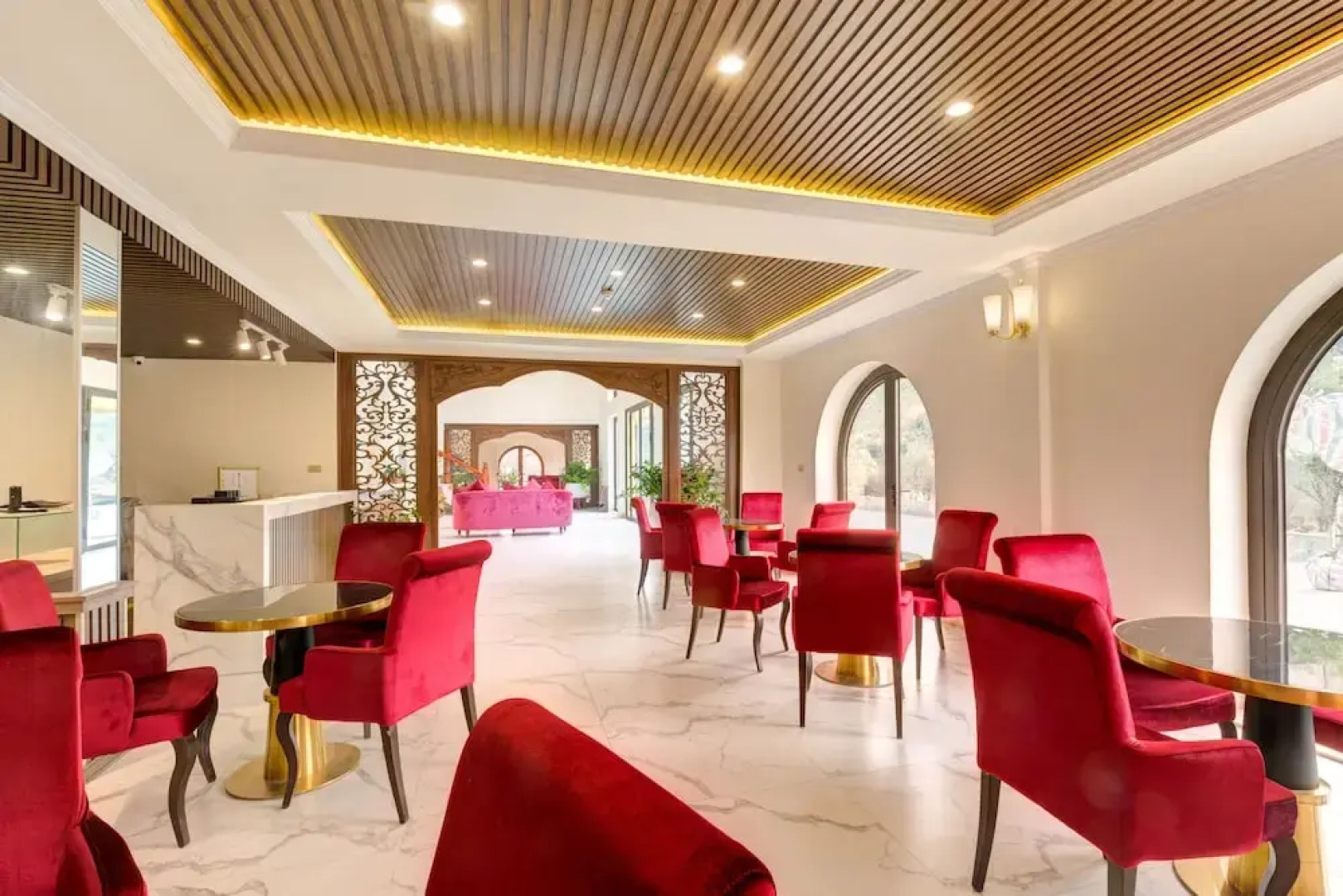 Heaven Gate Hotel O Quy Ho