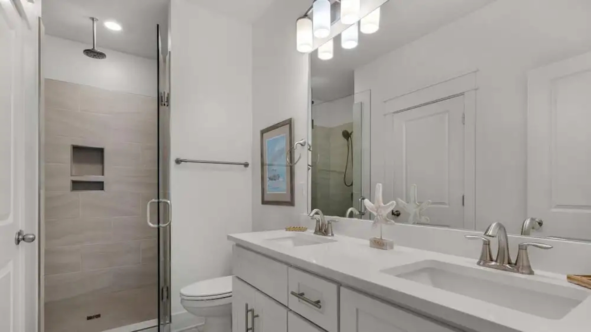 6-seater Golf Cart, Sleeps 16, Close to the Beach!