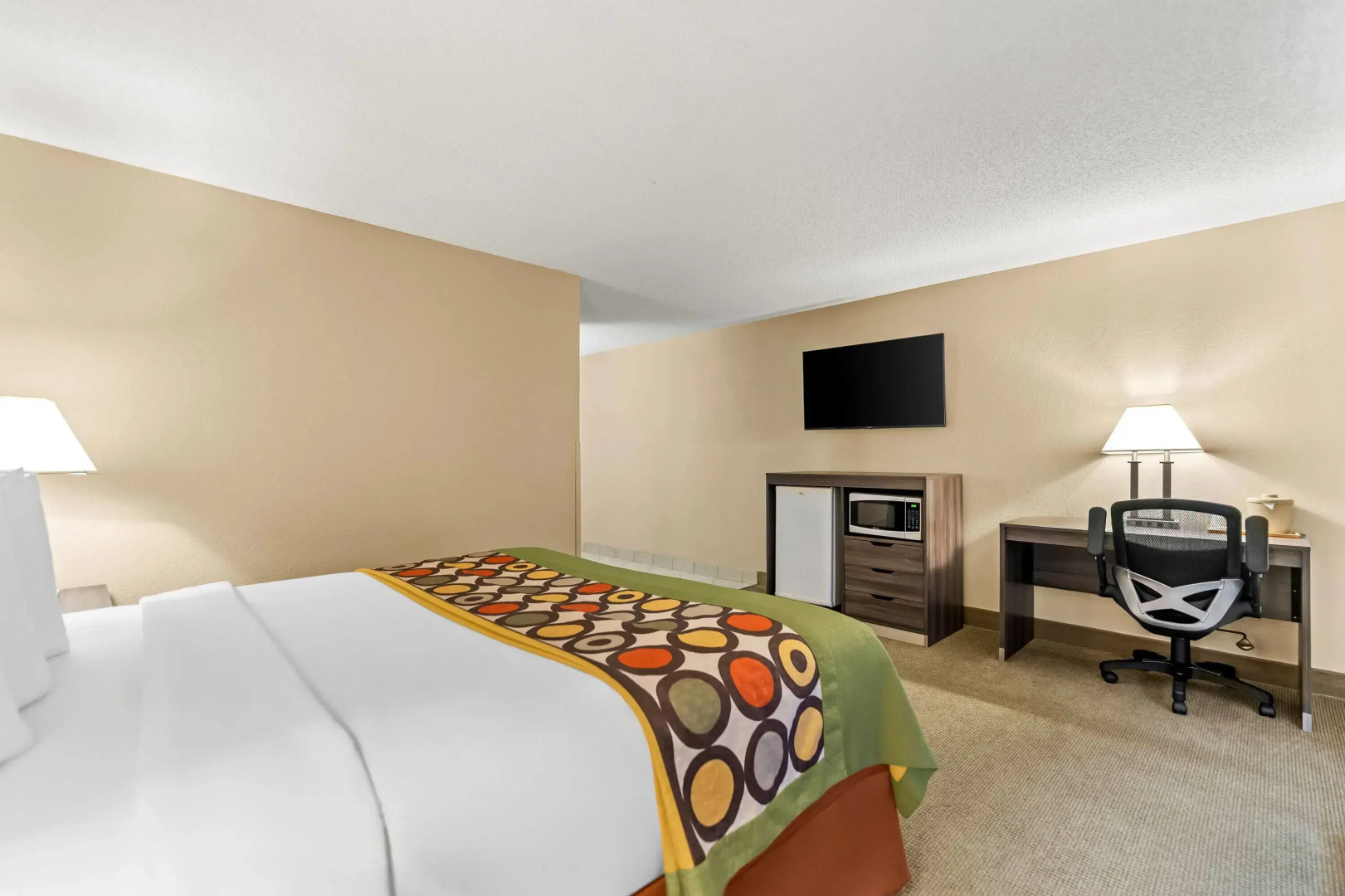 Super 8 by Wyndham Elgin