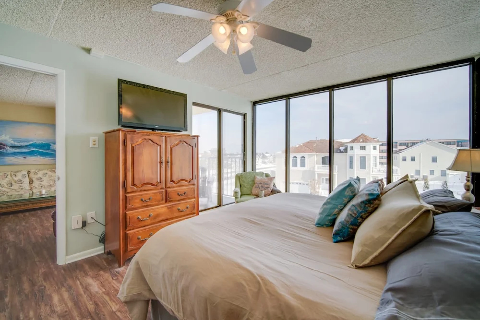 Beautiful Brigantine Condo w/ Patio & Beach Access