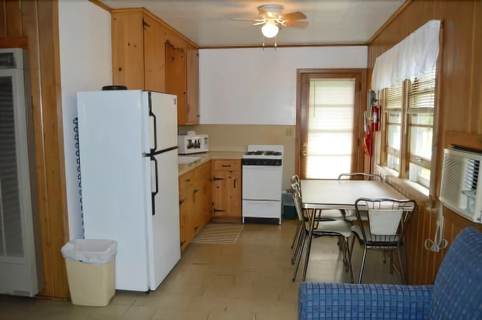 Baileys Sunset Motel and Cottages