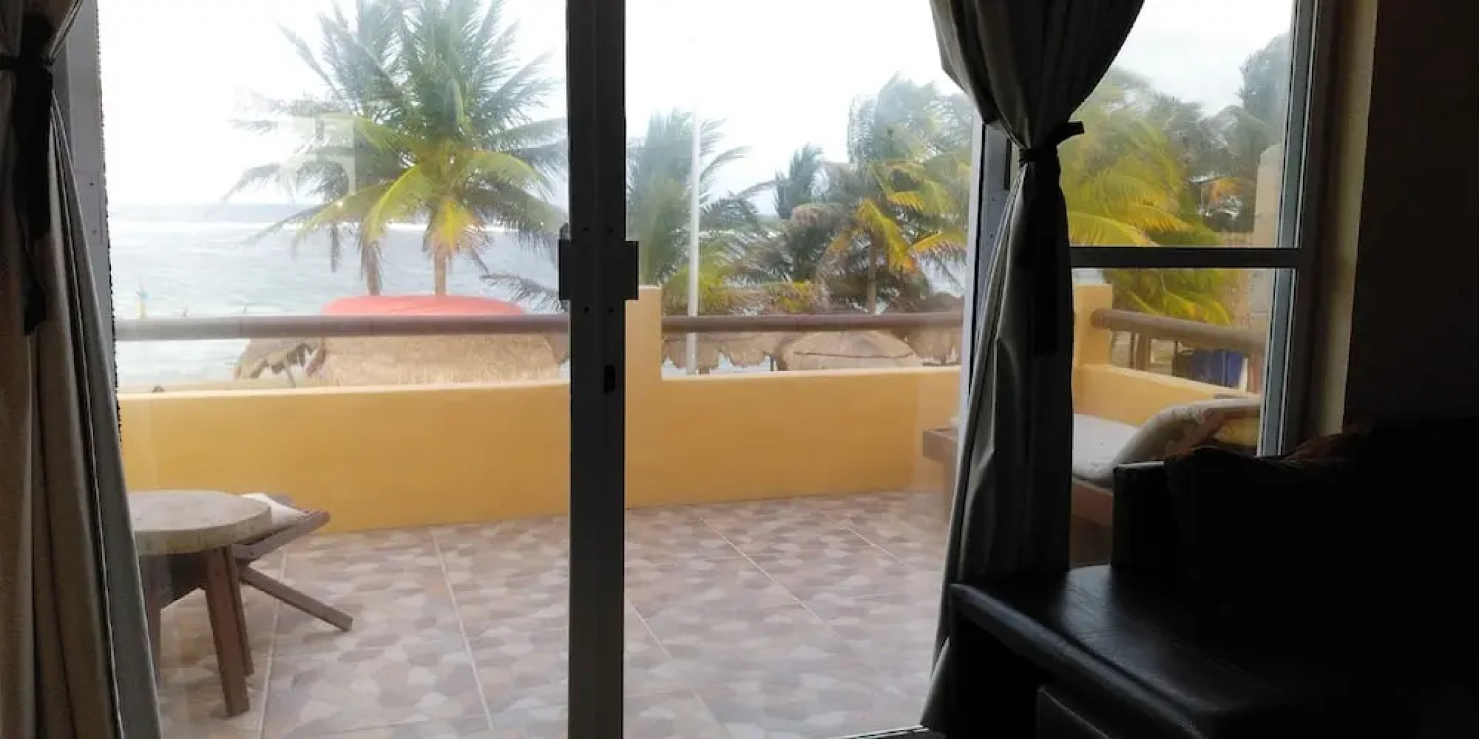 Maha Sand Suites Hostel & Hotel