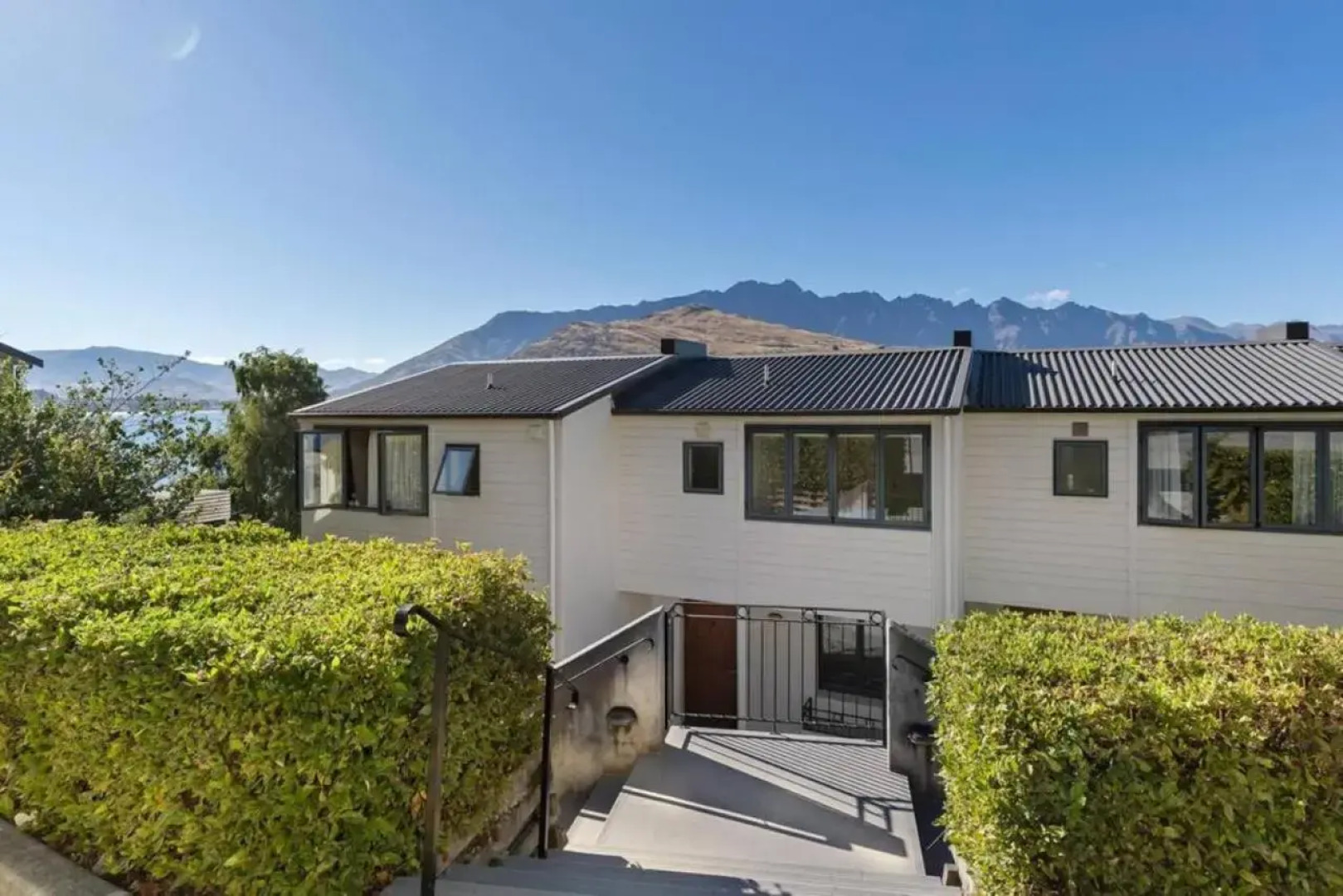 255 on The Lake - Lakefront Views and Close to Town