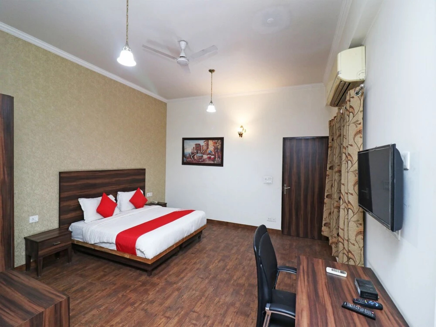 OYO 2484 Hotel Silver Star