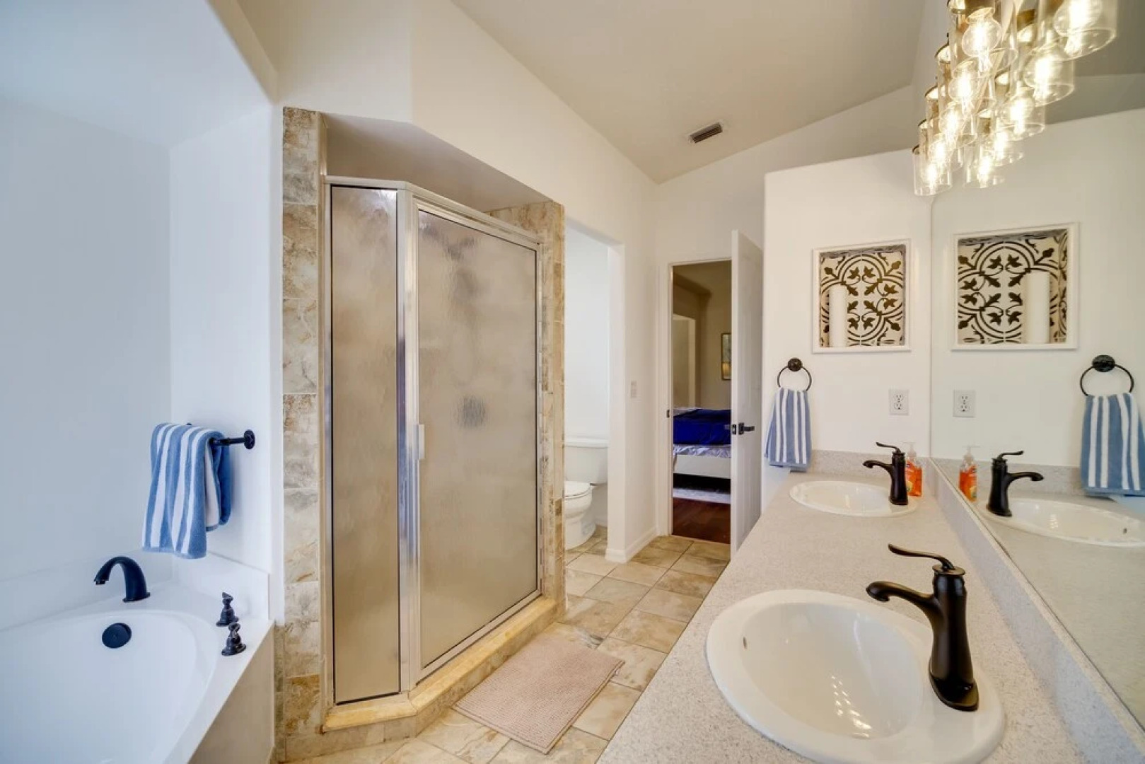 'casa Blanco' Escape w/ Fire Pit in Sebastian!