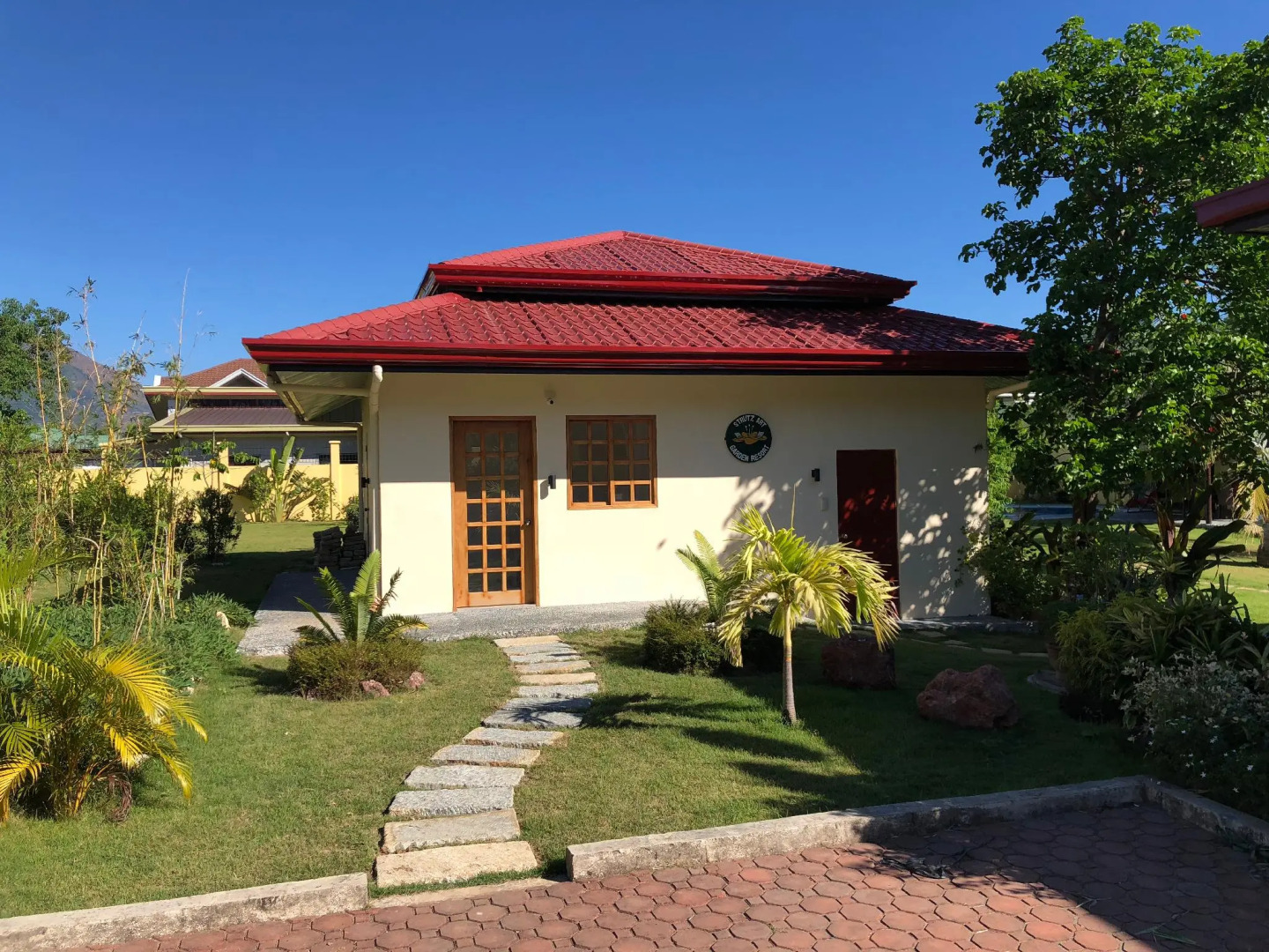 Strutz Art Garden Resort