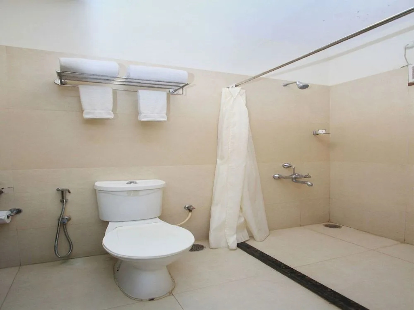 OYO 10542 The Planters Court