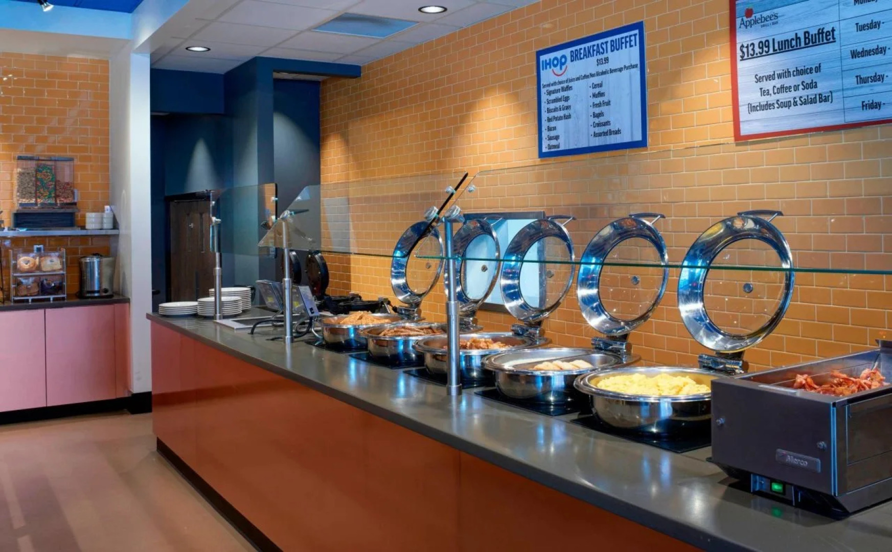 Courtyard By Marriott Detroit Downtown