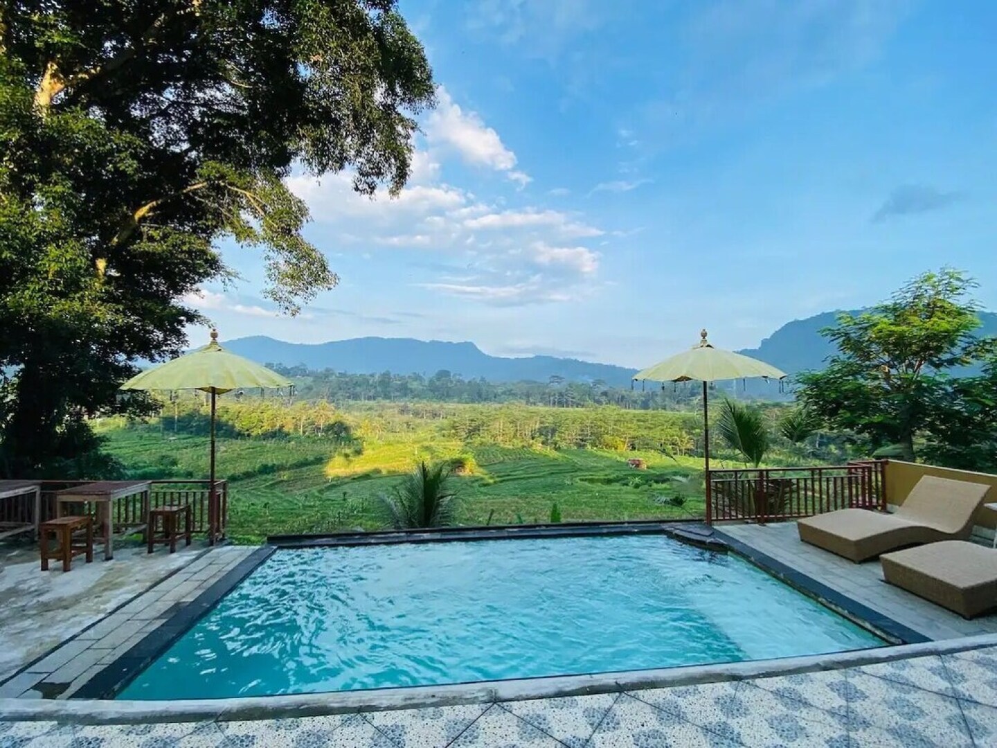 Natural View Sidemen Villa & Cottages