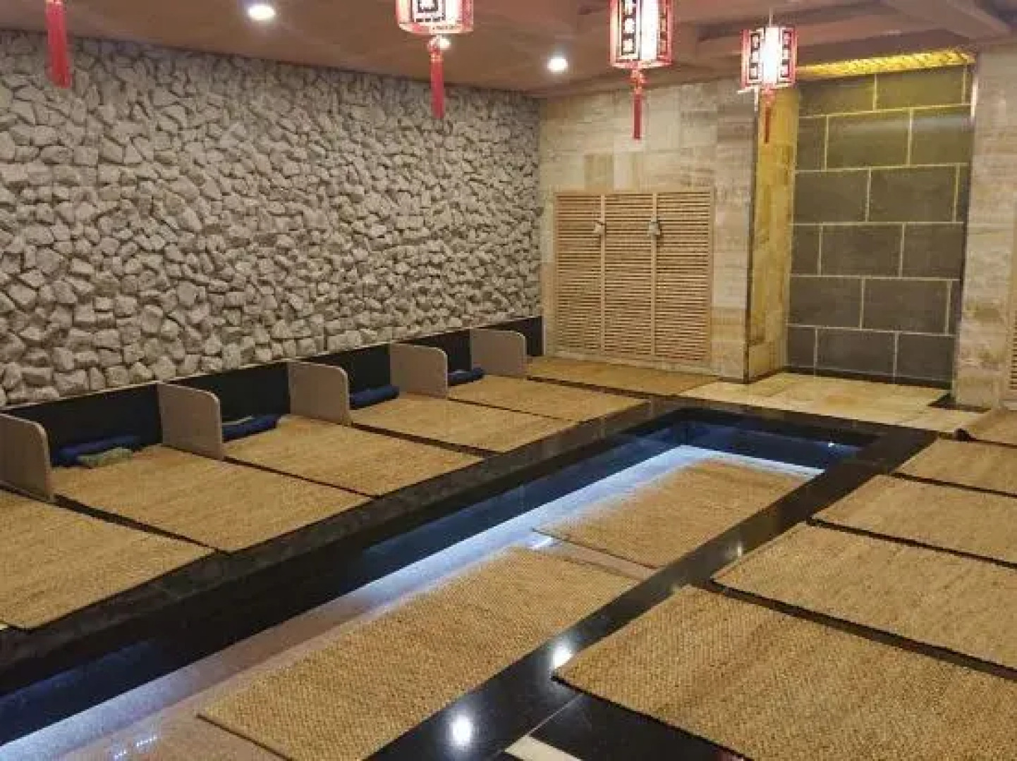 Heide Business Hotel, Ongniut Banner