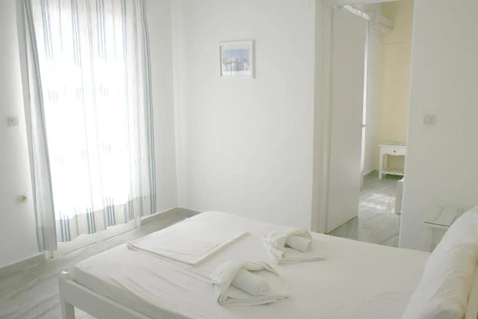 Nicos Studios & Apartments