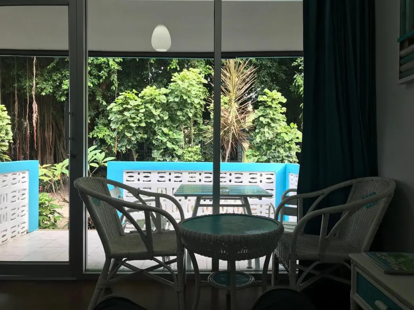 Blu' Beach Bungalows