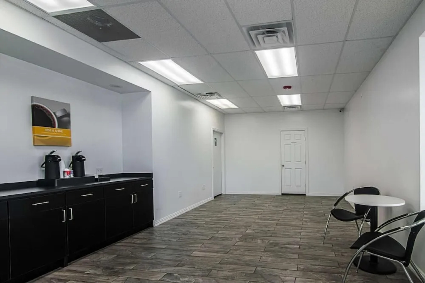 LoneStar Inn & Suites