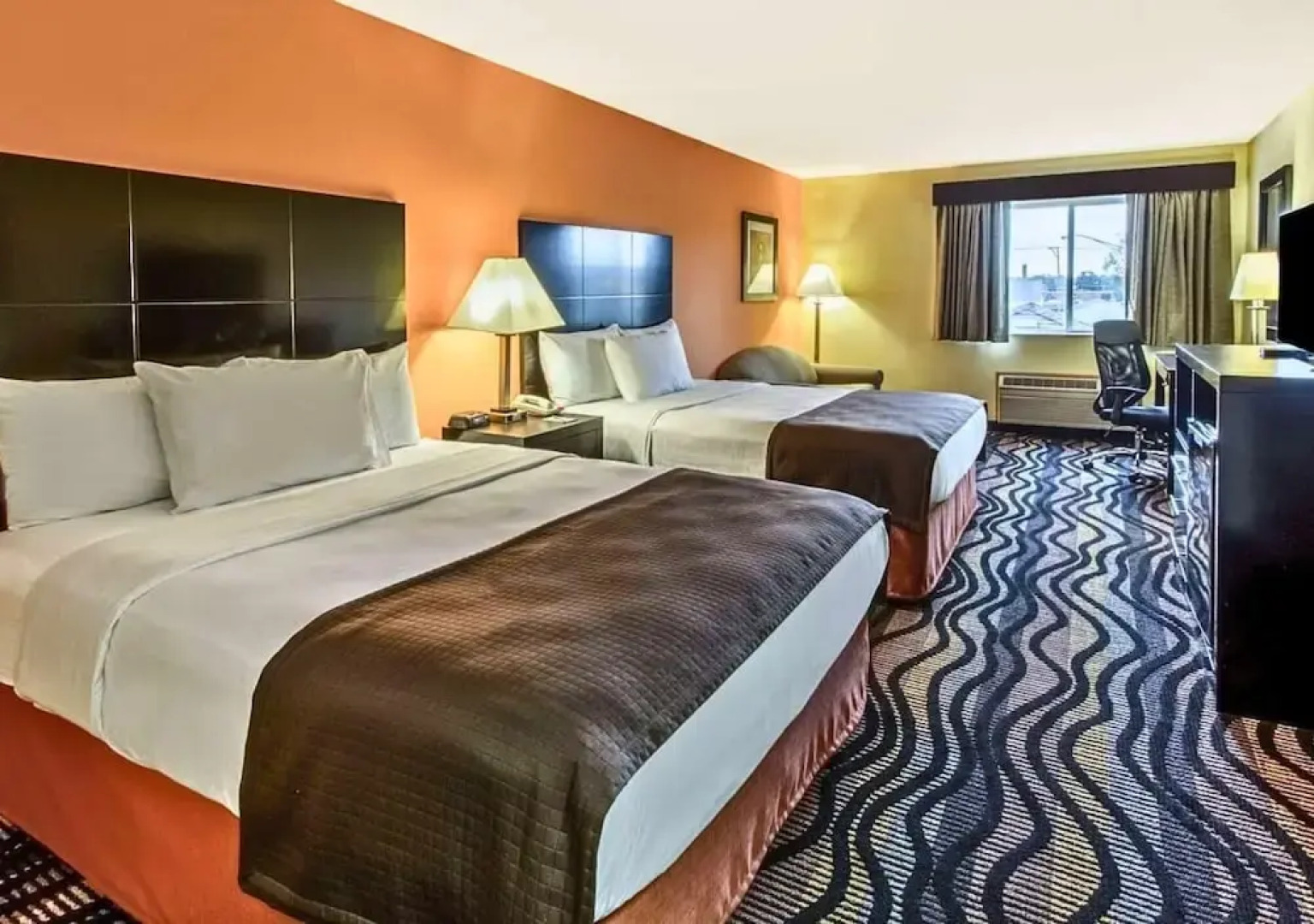 Rock Island Inn & Suites Streator IL