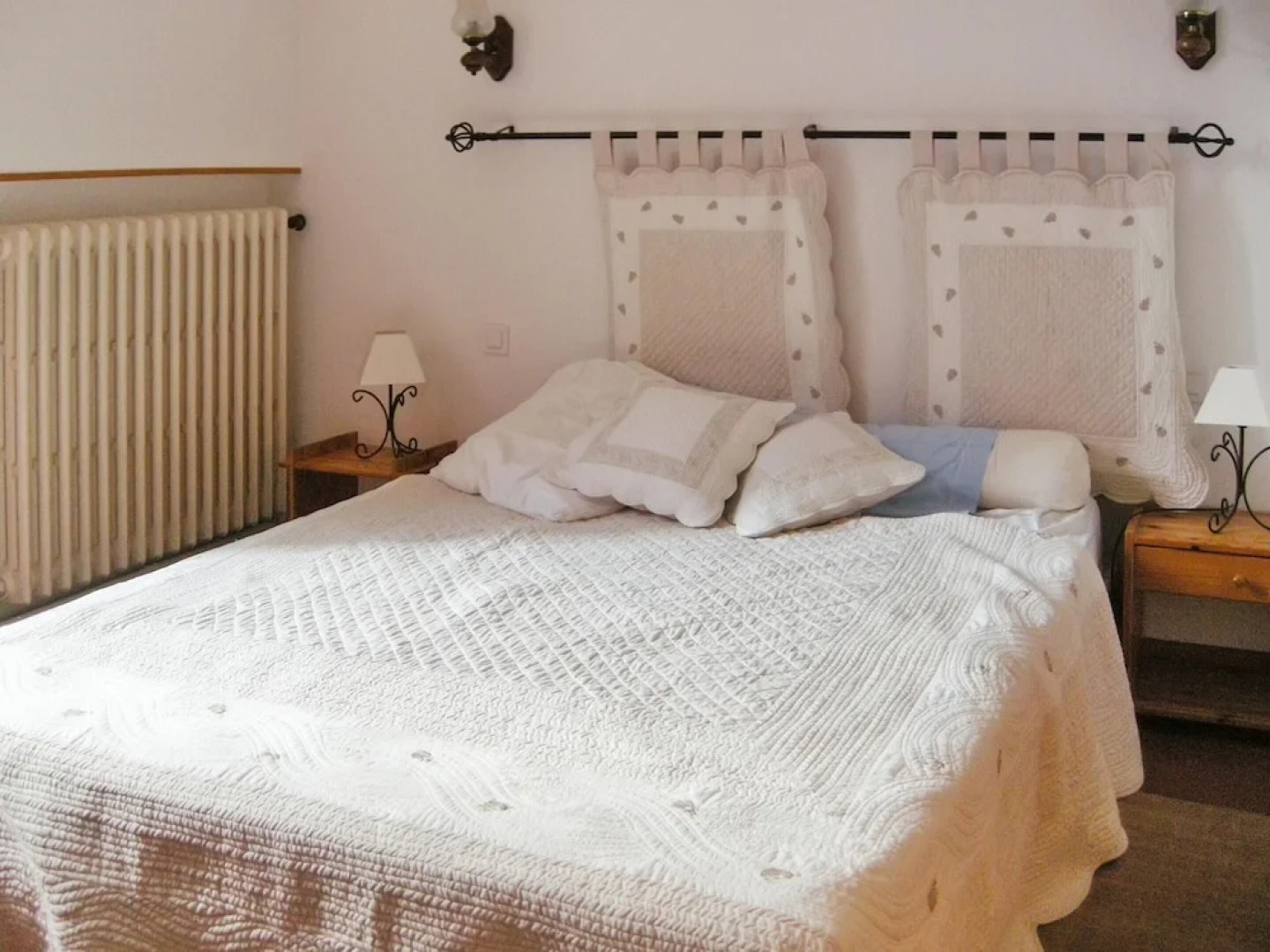 Villa With 4 Bedrooms in Althen-des-paluds, With Private Pool, Terrace