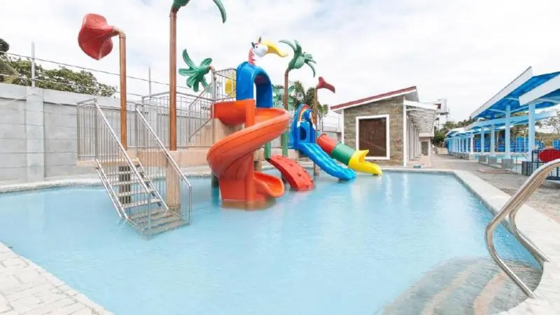 RedDoorz Premium @ Trece Indang Road