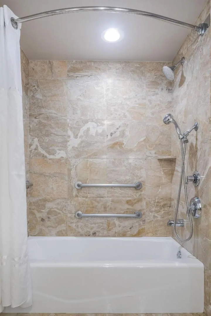 The Atlantic Suites on the Ave