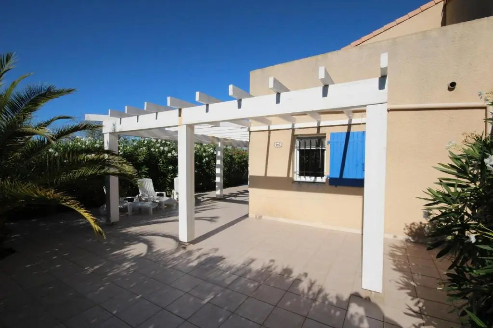 Belle villa 3 chambres grande terrasse vue réserve naturelle dans résidence sécurisée avec piscine commune 800m de la mer Un vrai Havre de Paix LRCS107