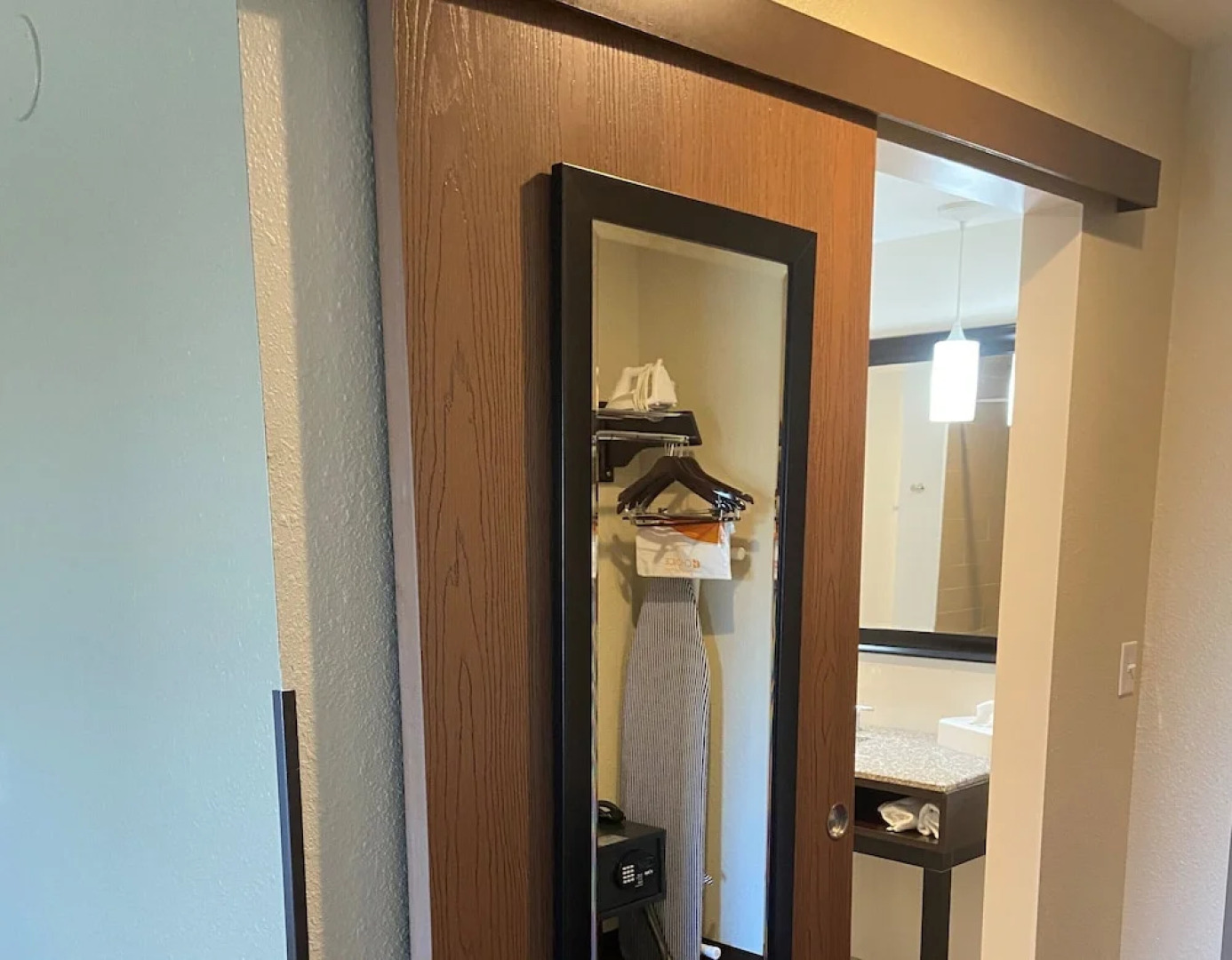 Cobblestone Hotel & Suites Connellsville