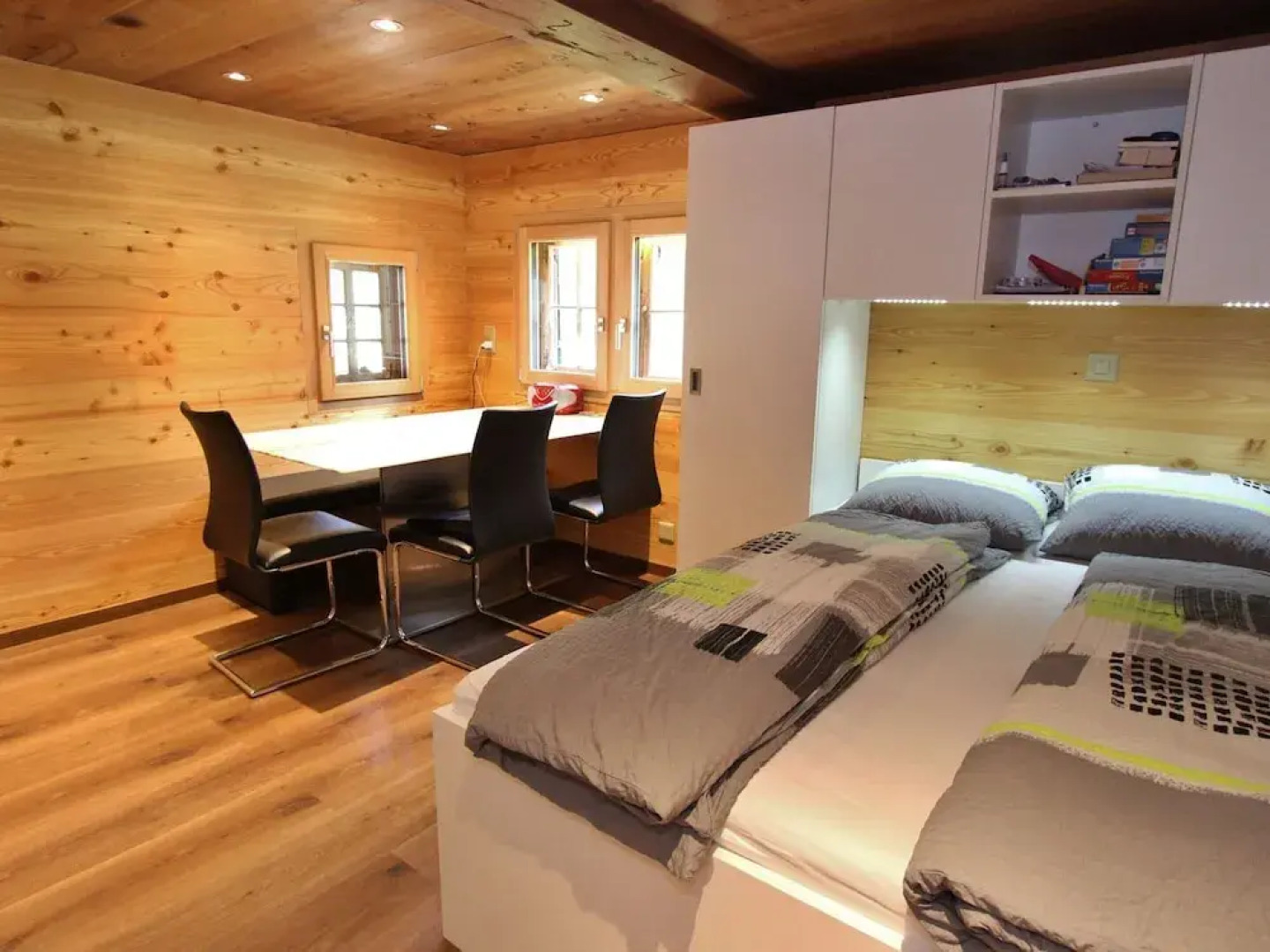 Mountain View Holiday Home in Binntal near Lengtal Deck