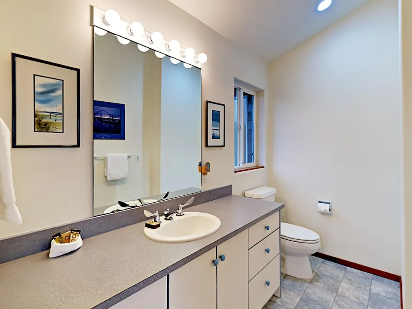 6633 NW Finisterre Ave Home