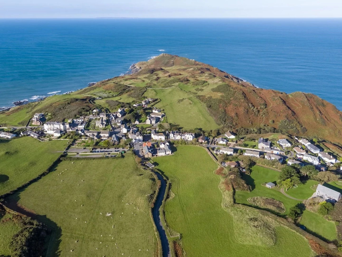 Spacious 2-Story Apartment in a Central Location near Sea