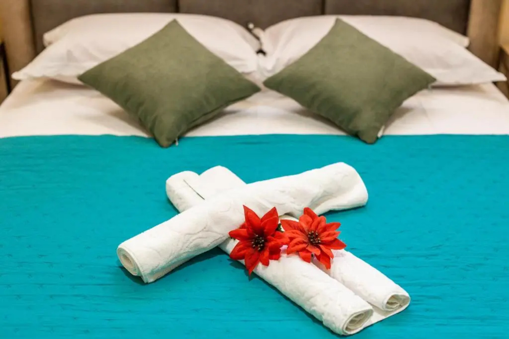 TwinStars apartment with courtyard and view