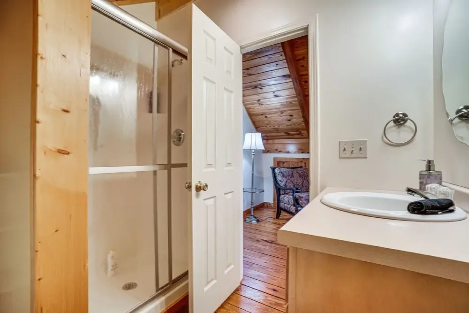 Spacious Log Cabin in Helen w/ Deck & Pool Access!