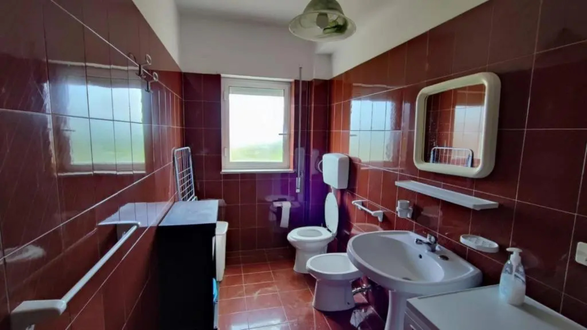 via dei pini n°63 int. 1