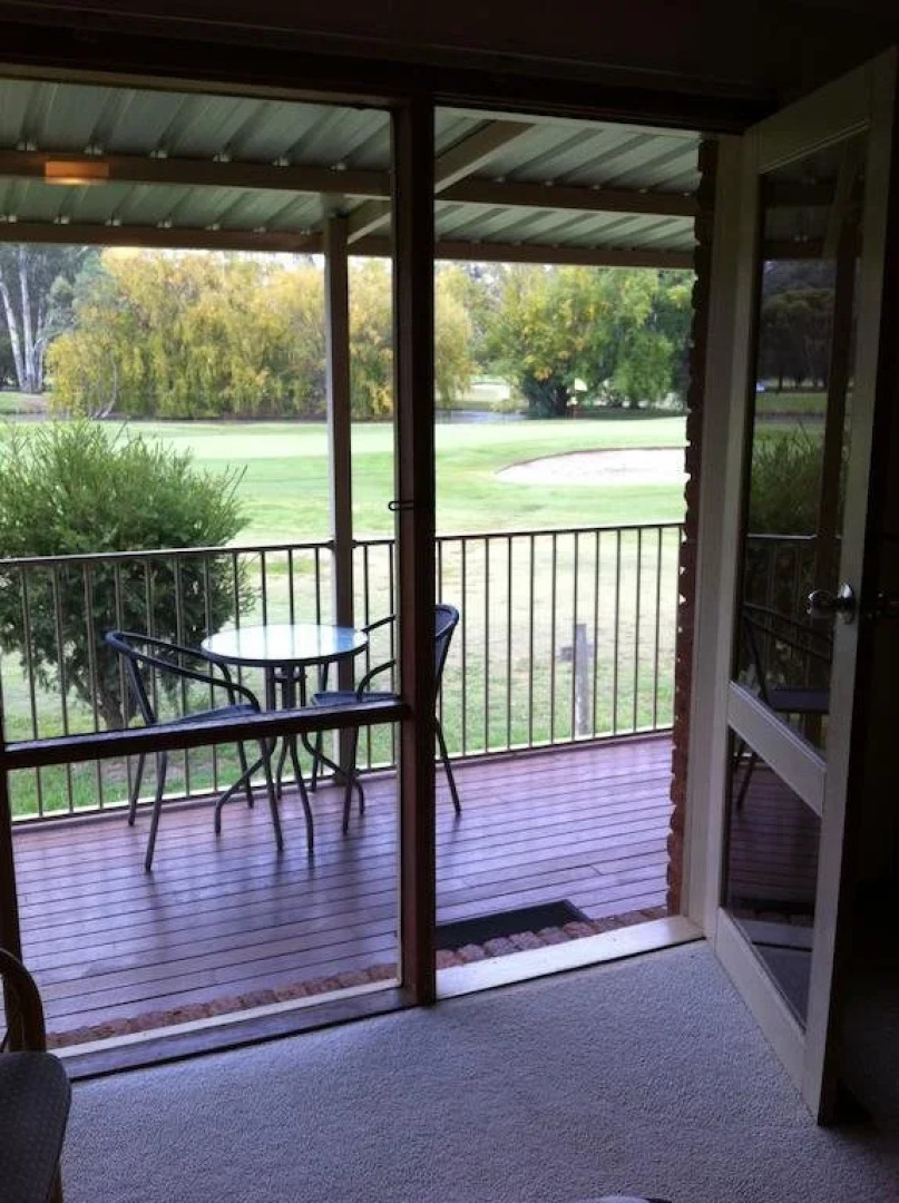 Tooleybuc Club Motor Inn