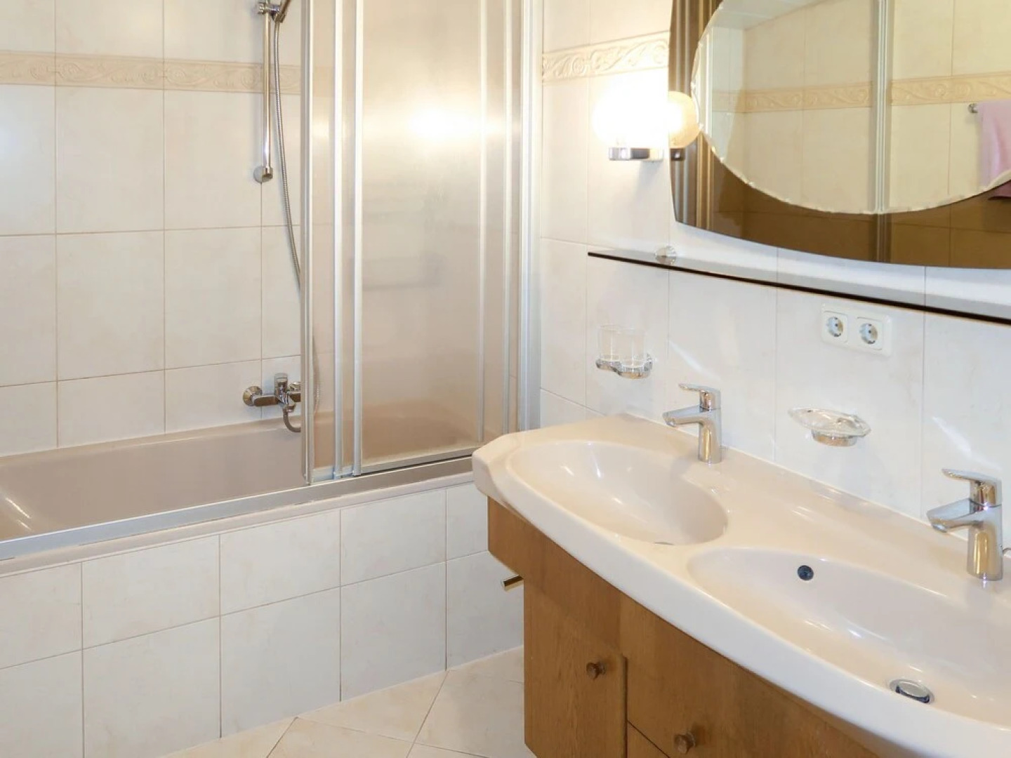 Burg Biedenegg Niedermontani Flie