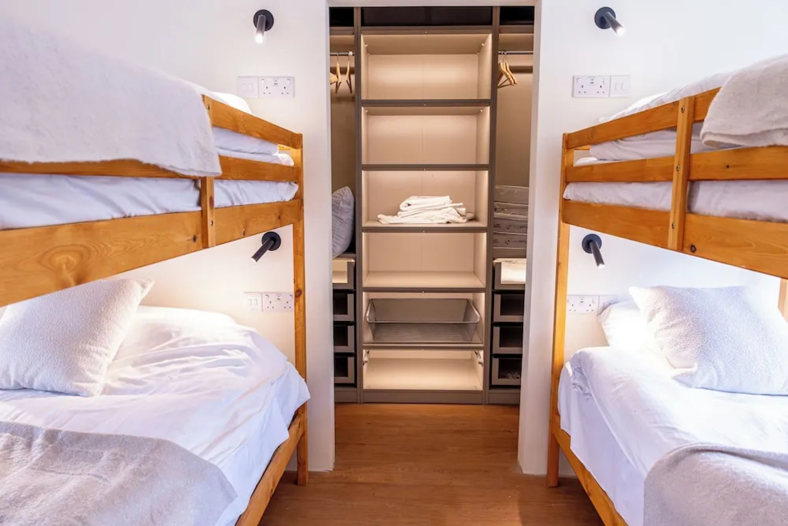 The Manor at Minstrel Court