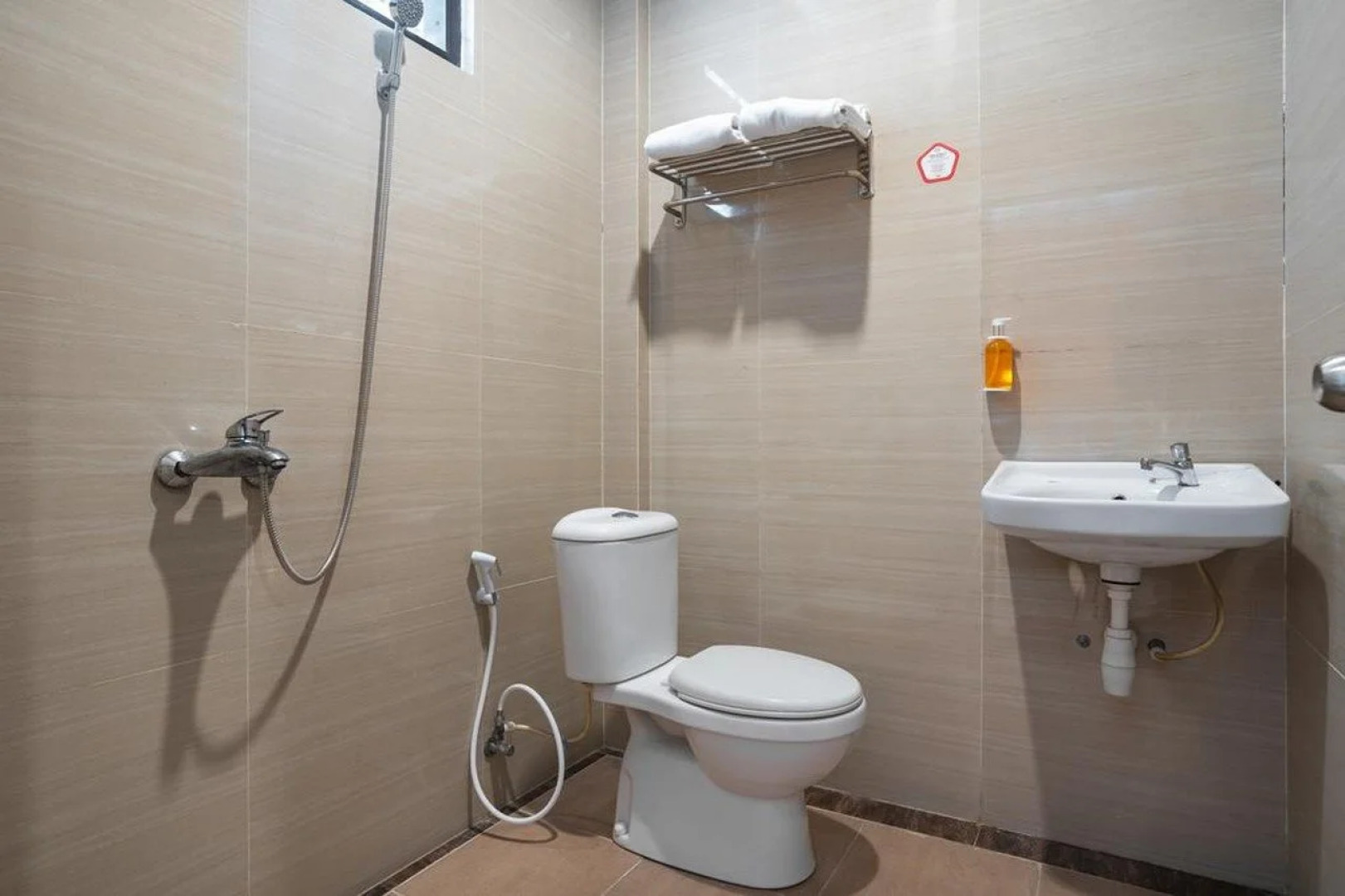 OYO Flagship 1575 Urban 18