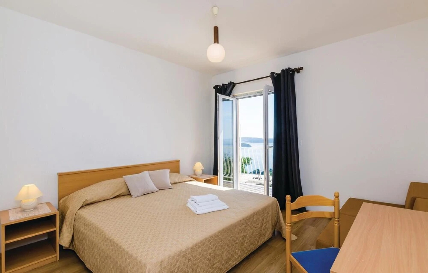 Beautiful Home in Plat With Wifi and 3 Bedrooms