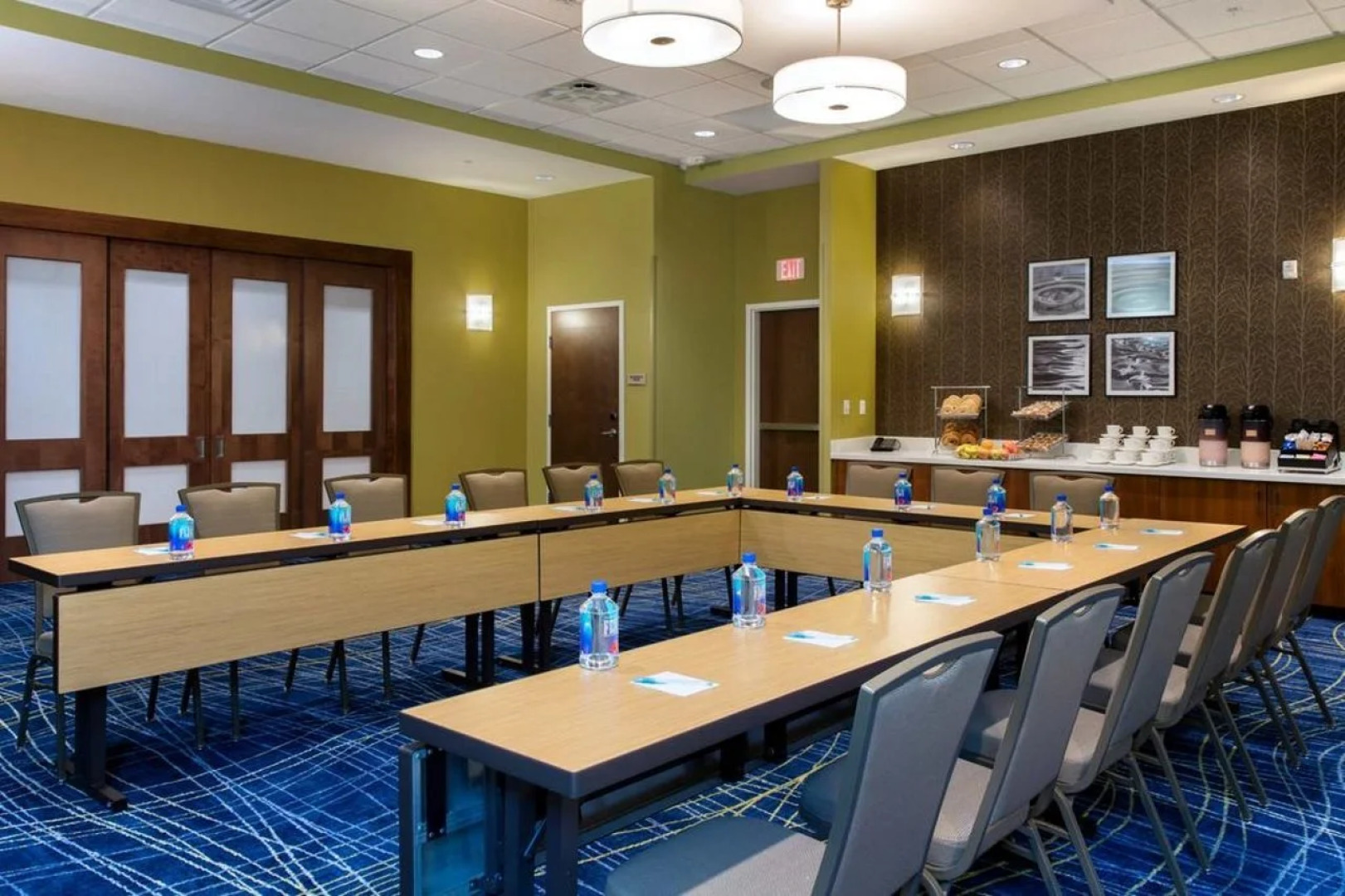 SpringHill Suites Orlando at FLAMINGO CROSSINGS® Town Center/Western Entrance
