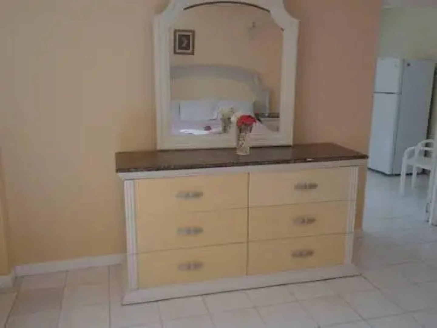 Big Sands Bay Garden Apartment