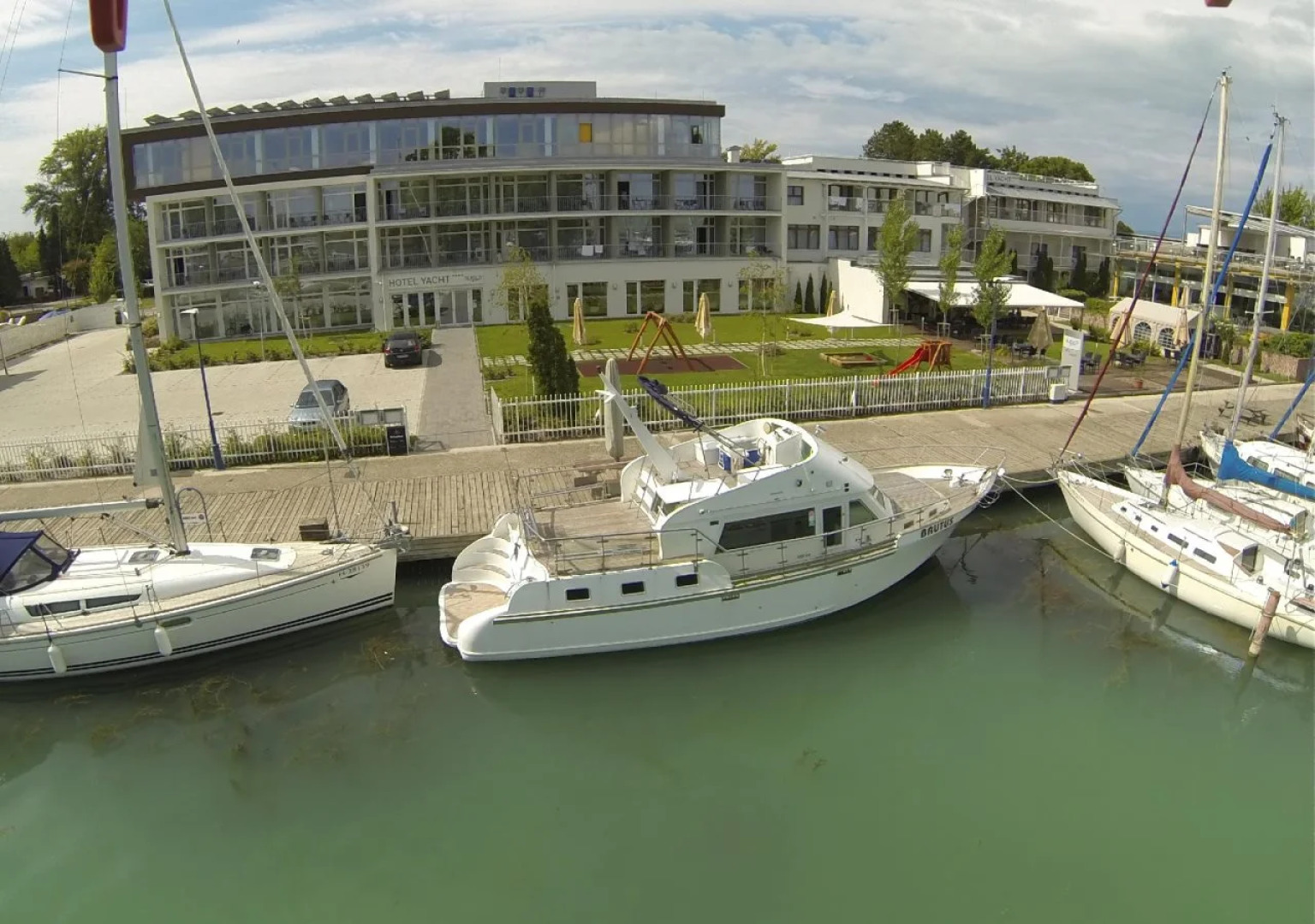 Hotel Yacht Wellness & Business