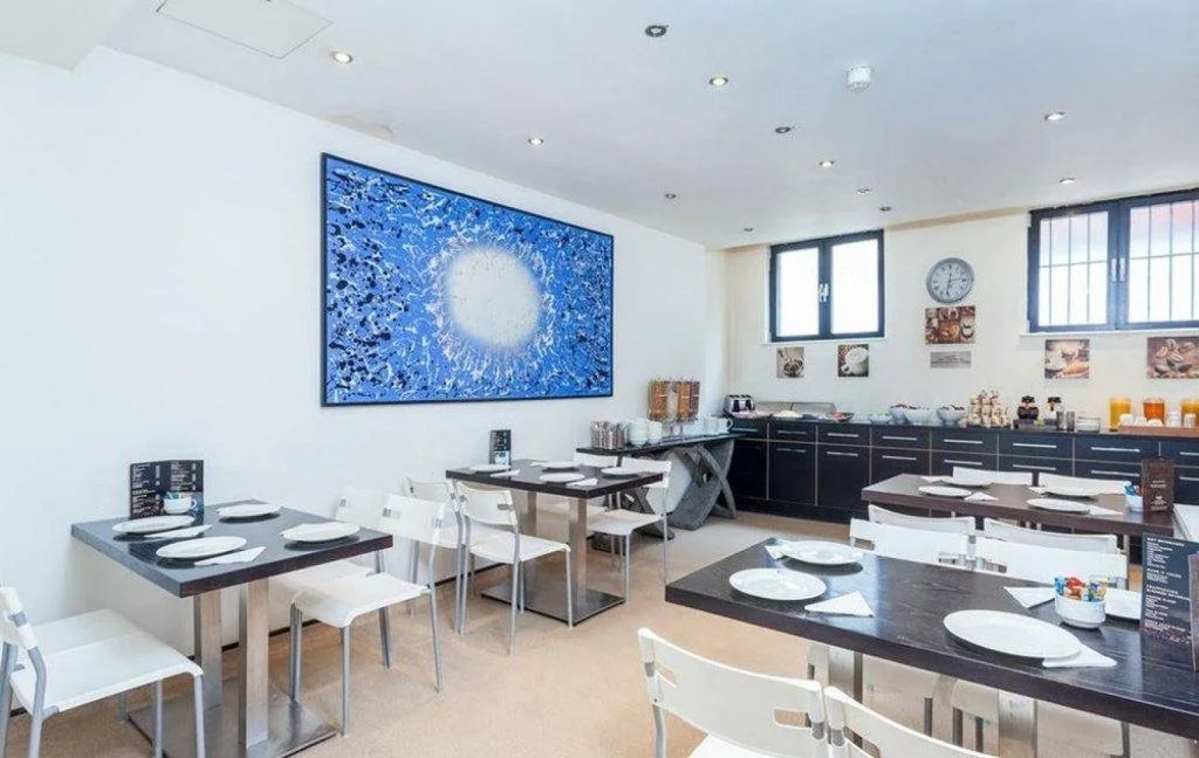 Avni Kensington Hotel