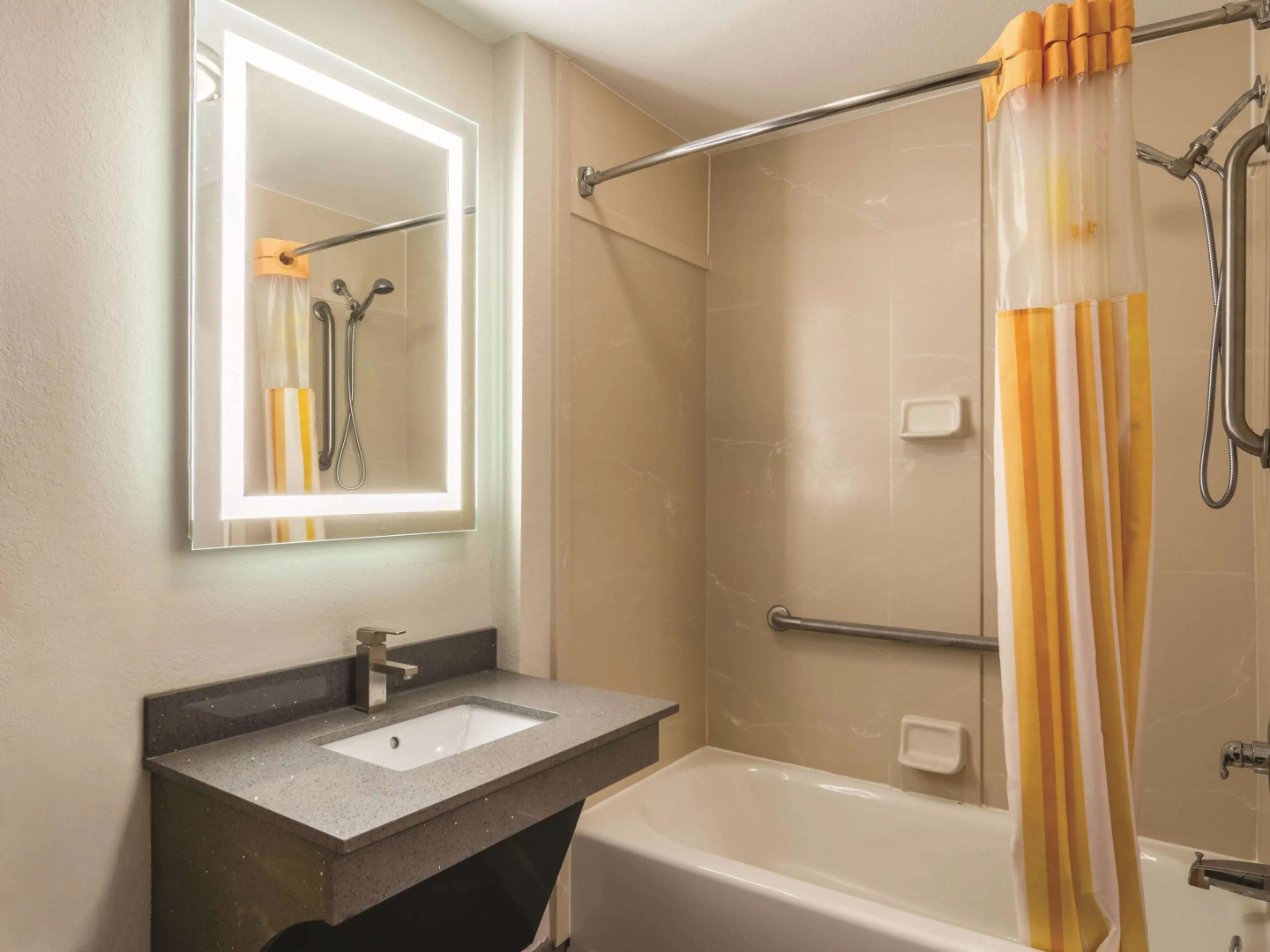 La Quinta Inn & Suites by Wyndham Prattville