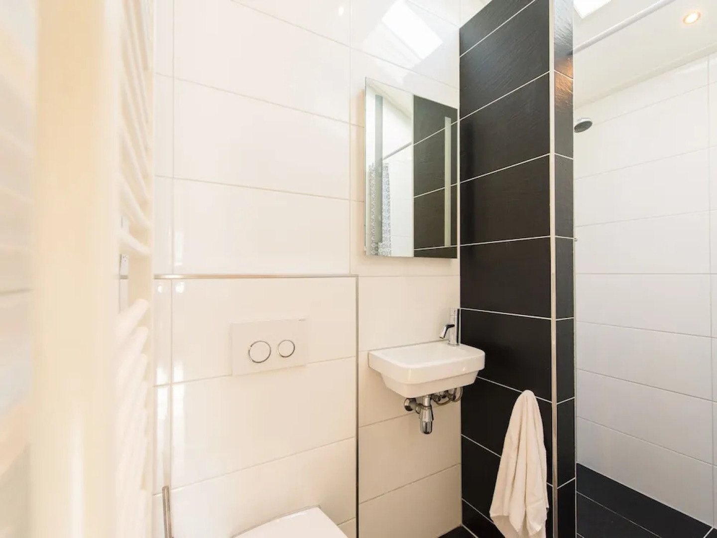 Comfortable Bungalow With Dishwasher, Near the Beach